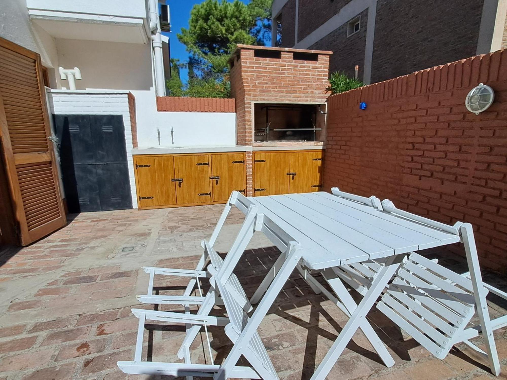 Duplex Besugo, Con Patio Y Parrilla Apartment